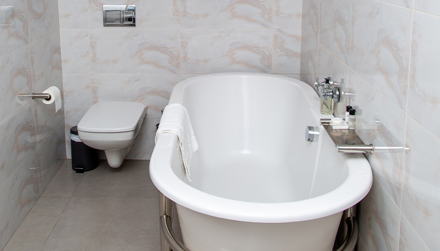 images/Product/king_suite_pool_7.jpg